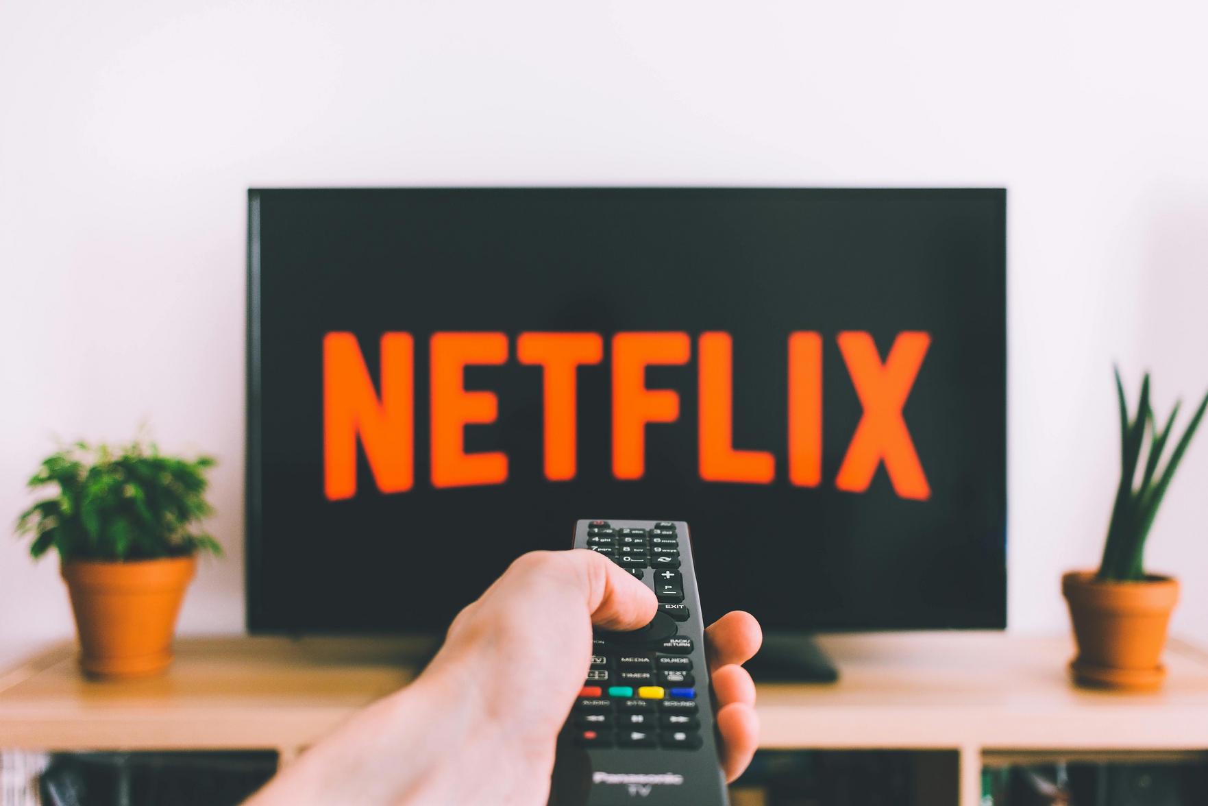 Como economizar com IPTV em tempos de crise: descubra os melhores serviços e ofertas acessíveis