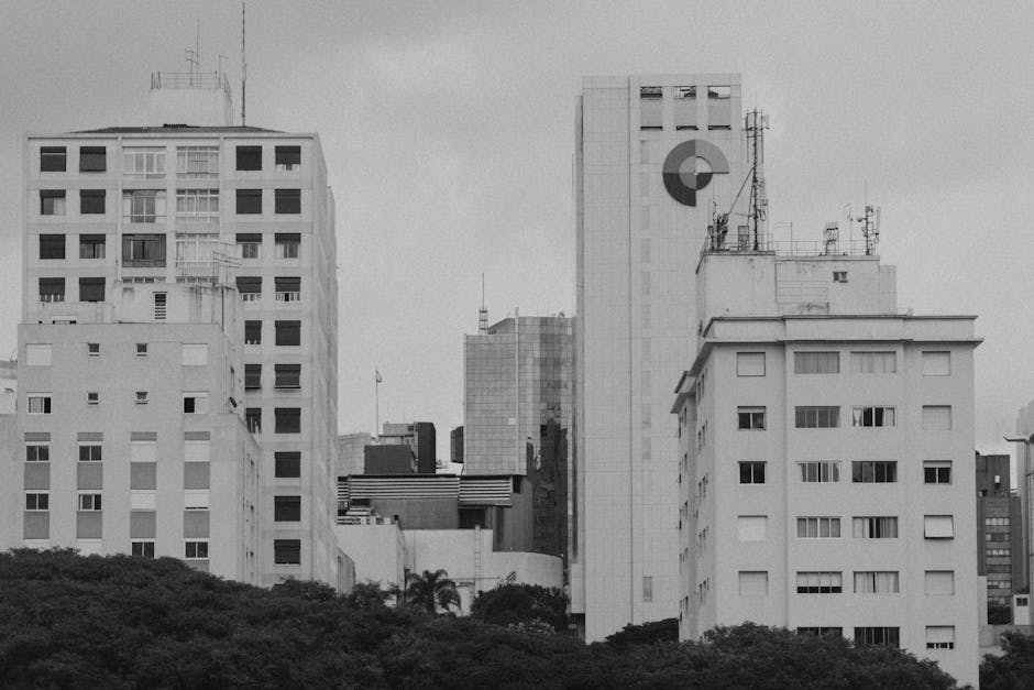 Como a Infraestrutura de Torres de Telecom Impacta a Política Brasileira?